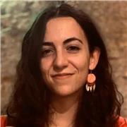 Me defino como un persona muy entusiasta y positiva. Me gusta mucho el mundo de la enseñanza porque nunca se deja de aprender más bien que de enseñar.